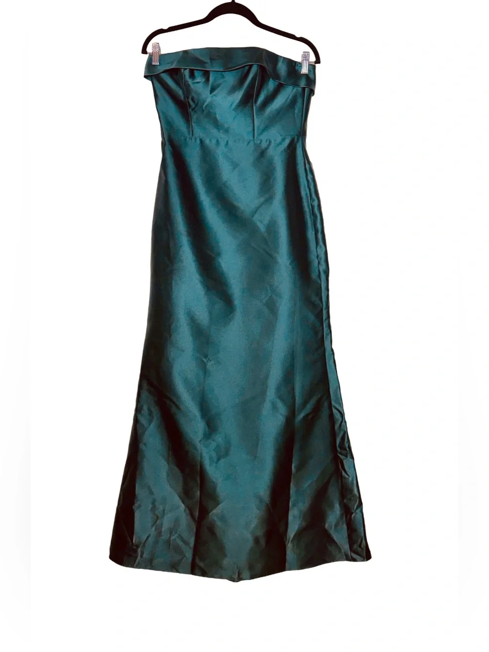 NWT Alfred Sung Strapless Cuff Neckline
Satin Trumpet Gown in Evergreen, Size 4R - Picture 5 of 15